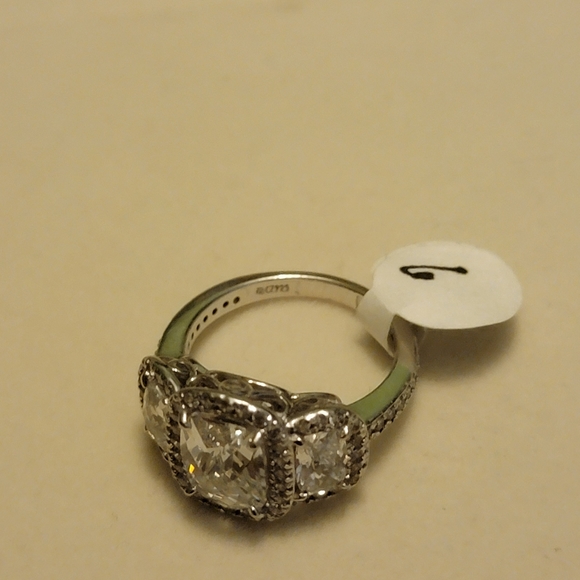 Sterling silver with cz size 6 - Picture 3 of 3